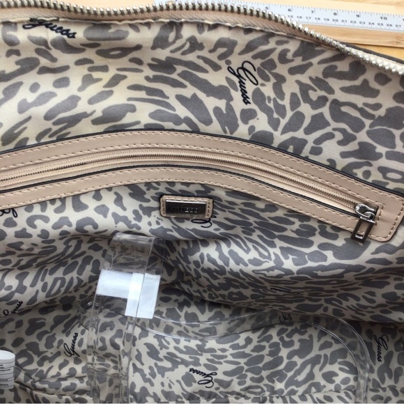 Guess ecru handbag contemporary luxury  purse big shoulder bag cream off white - Picture 8 of 14